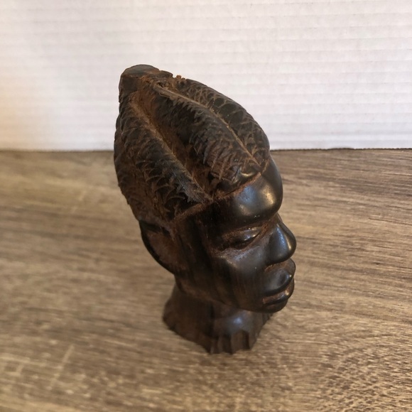 Hand Carved African Woman Wooden Bust - Picture 4 of 12